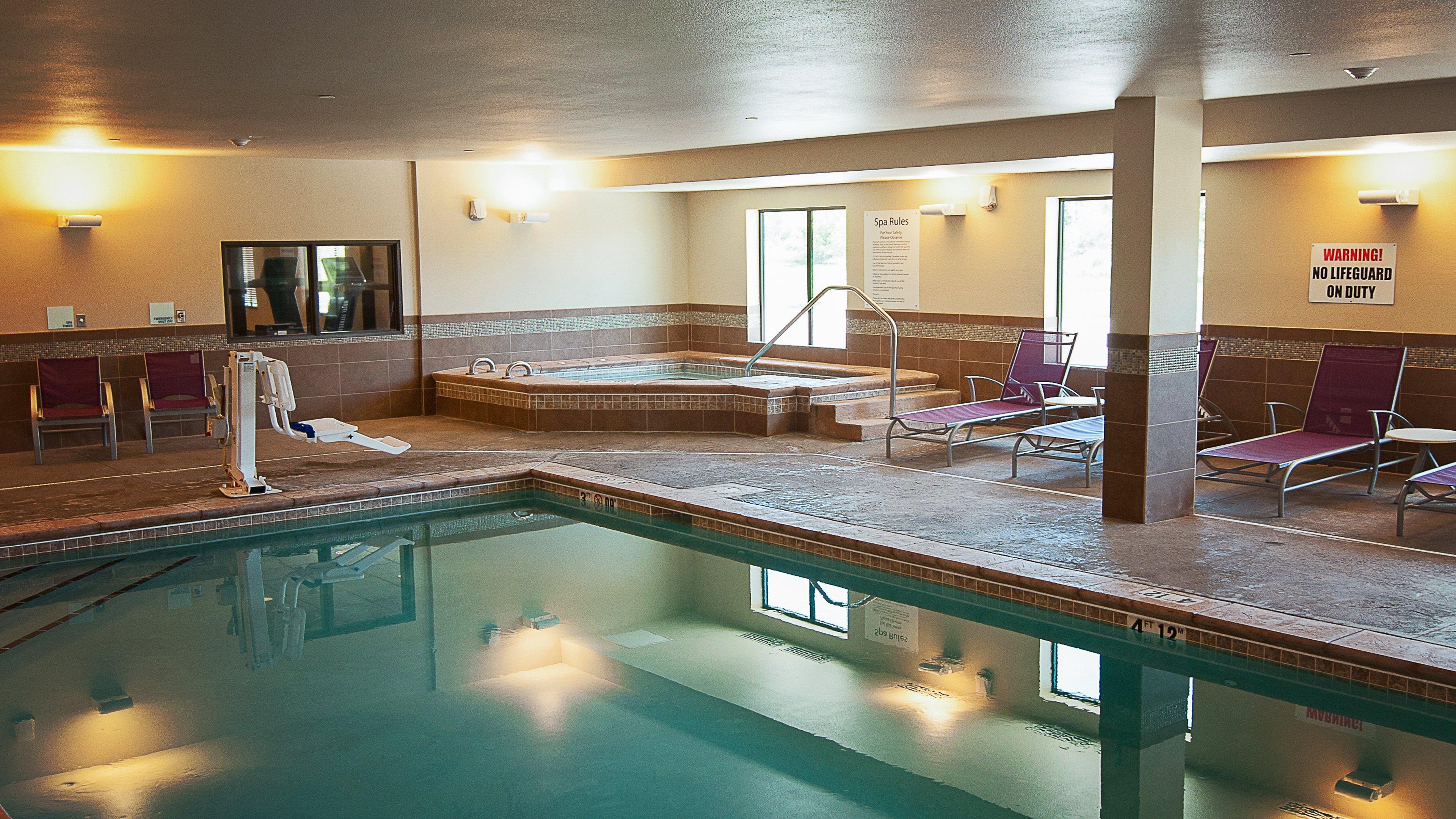 Holiday Inn Express Hotel & Suites Wichita Northeast By Ihg Ngoại thất bức ảnh