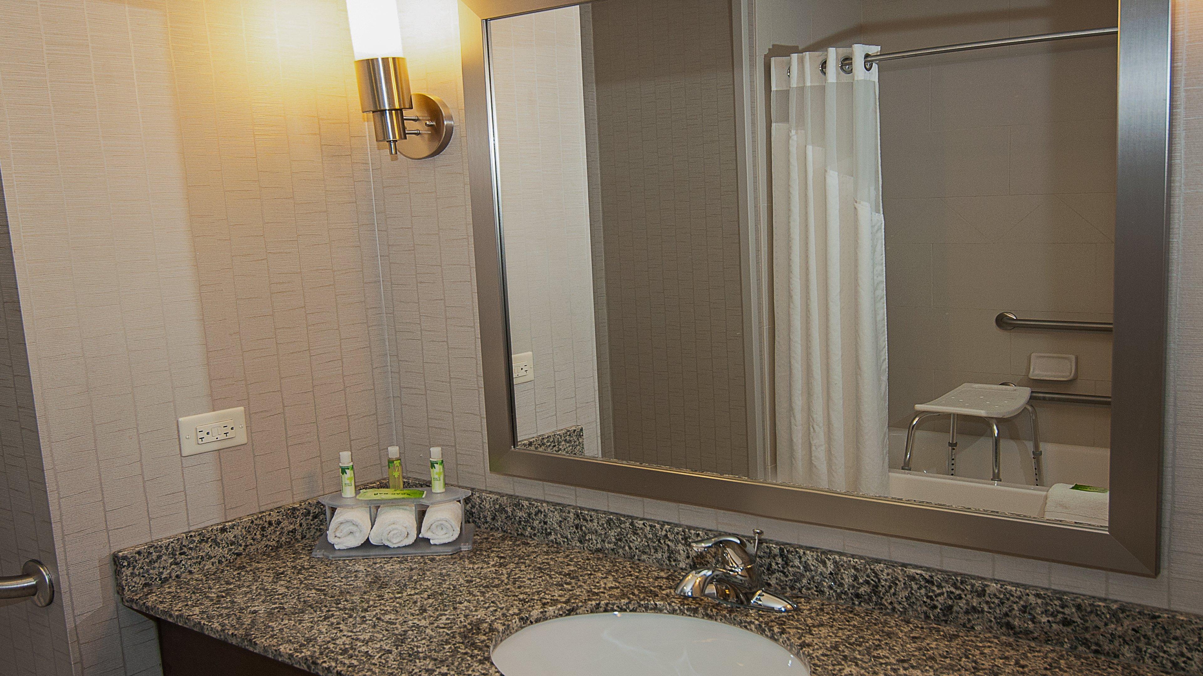Holiday Inn Express Hotel & Suites Wichita Northeast By Ihg Ngoại thất bức ảnh