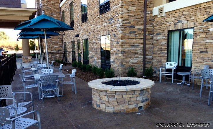 Holiday Inn Express Hotel & Suites Wichita Northeast By Ihg Ngoại thất bức ảnh